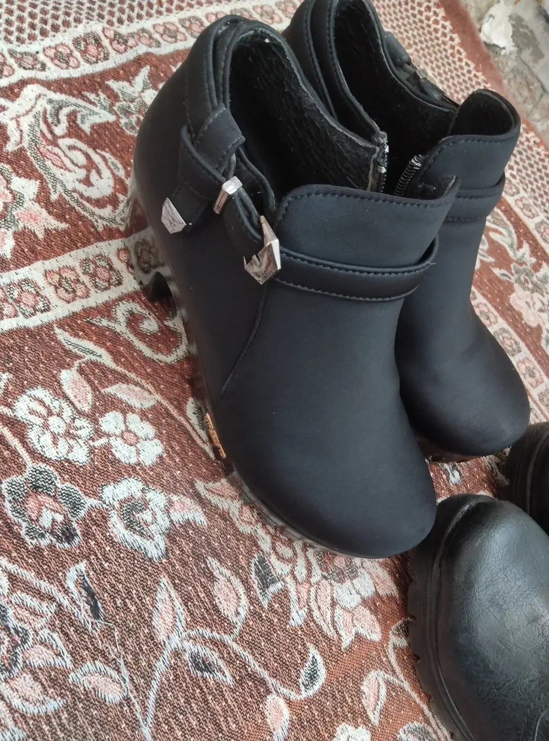 کفش|کیف، کفش، کمربند|فسا, |دیوار