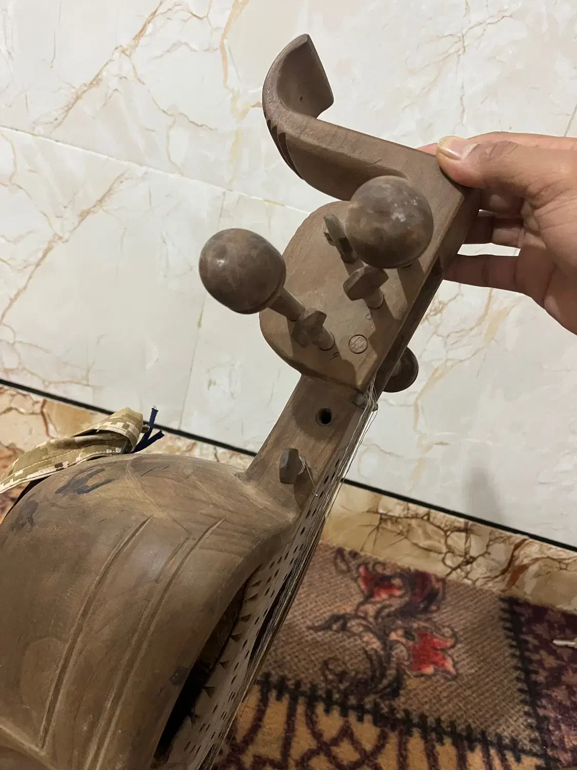 سروز فروشی|سازهای سنتی|سیب و سوران, |دیوار