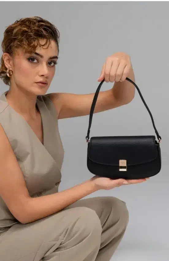 فروش کیف وارداتی به شرط اورجینال بودن|کیف، کفش، کمربند|خرم‌آباد, |دیوار