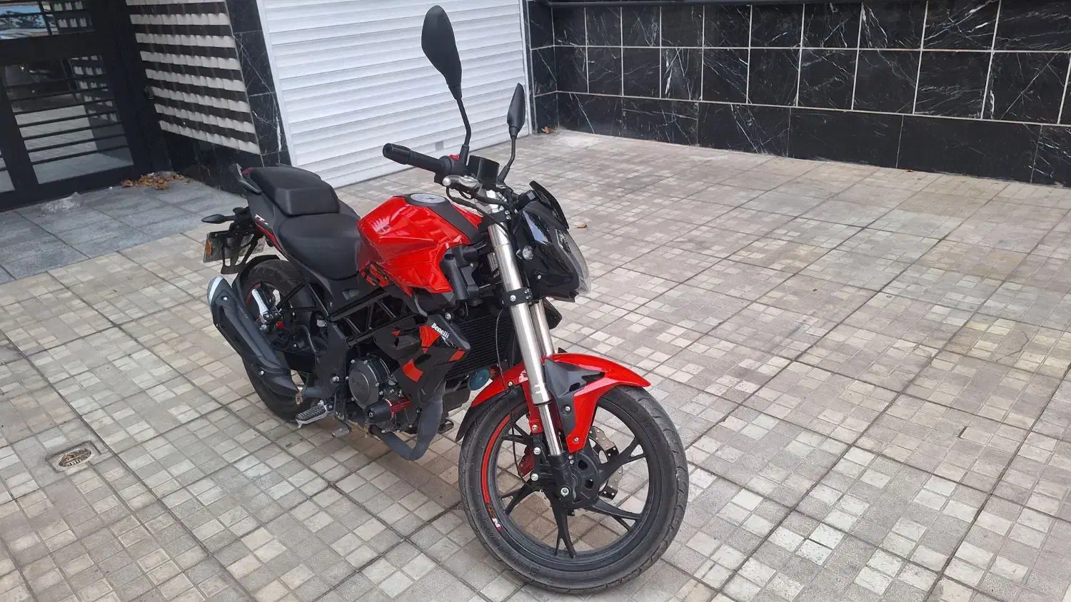 بنلی ۲۵۰ تک زیبا ترین و کمیاب ترین رنگ|موتورسیکلت|همدان, |دیوار