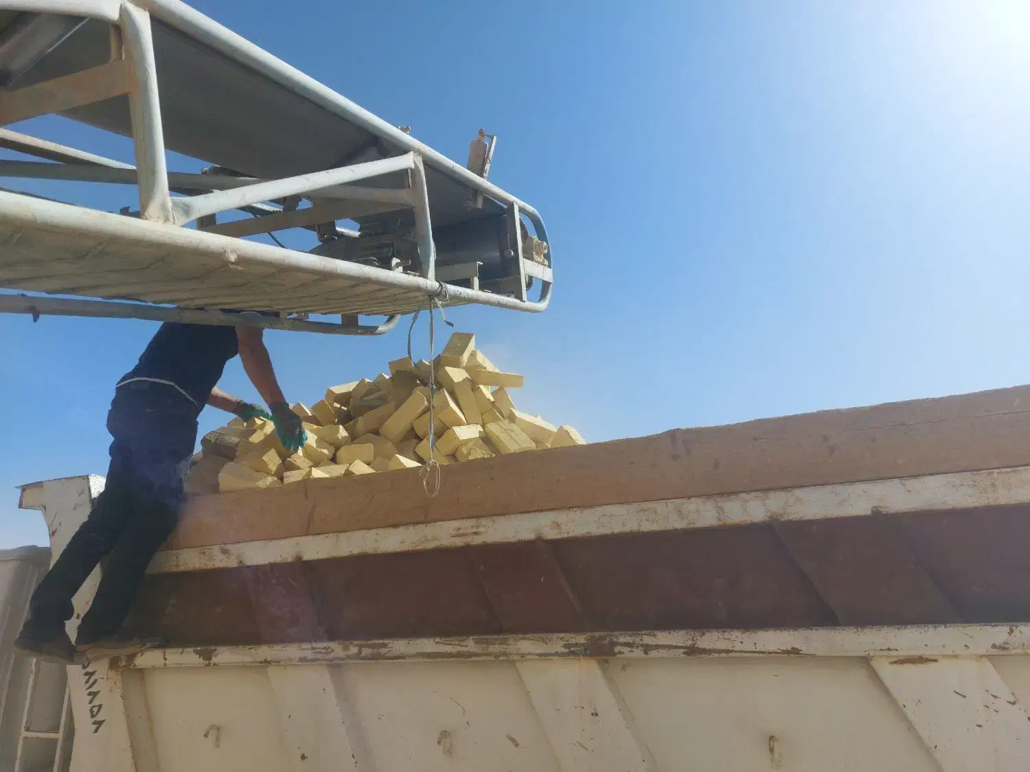 آجر وماسه شسته|مصالح و تجهیزات ساختمان|اردکان, |دیوار