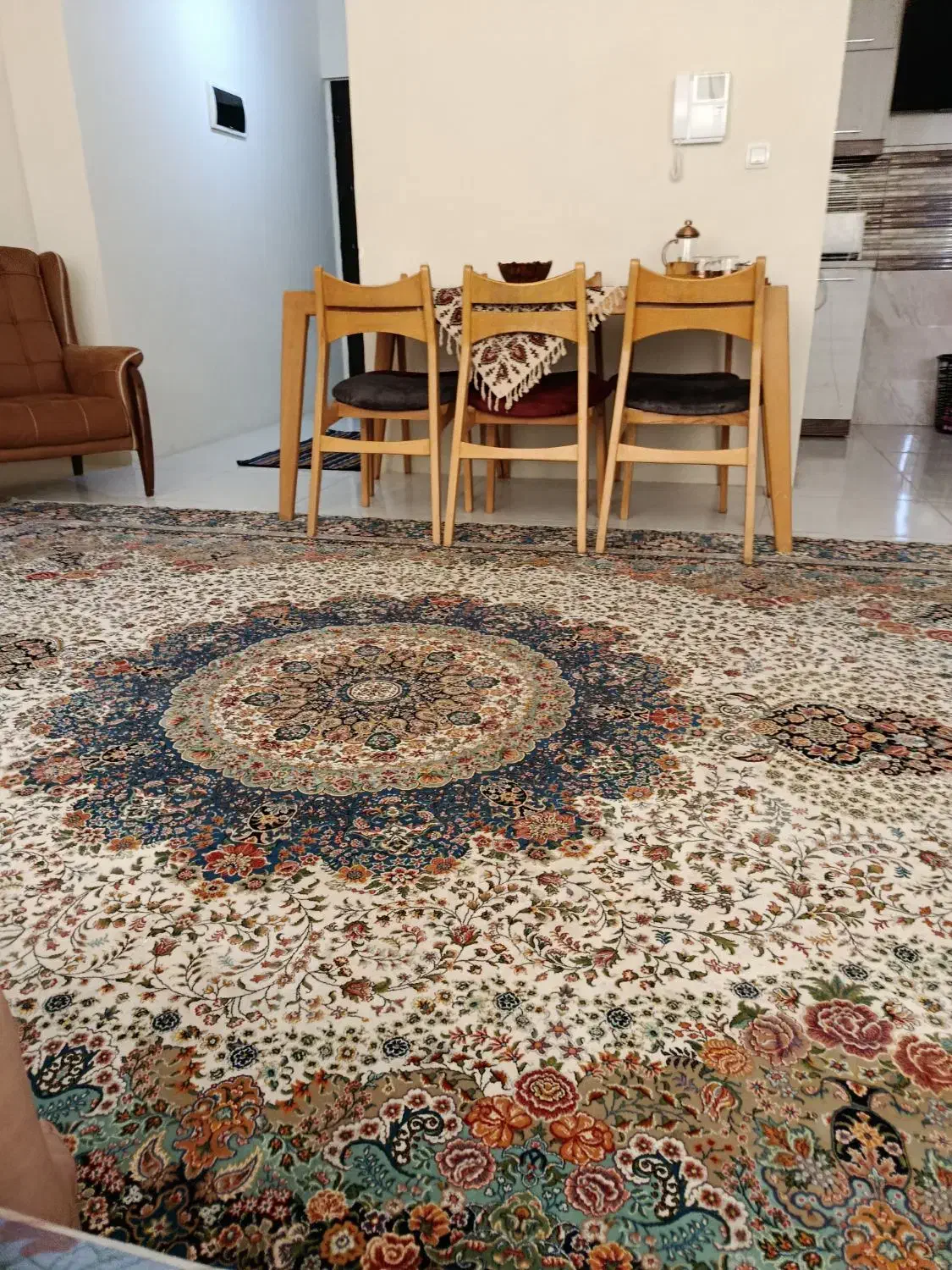 منزل مبله شخصی لوکس  /با تجهیزات کامل یک منزل|اجارهٔ کوتاه‌مدت آپارتمان و سوئیت|صدرا-فارس, فاز ۱|دیوار