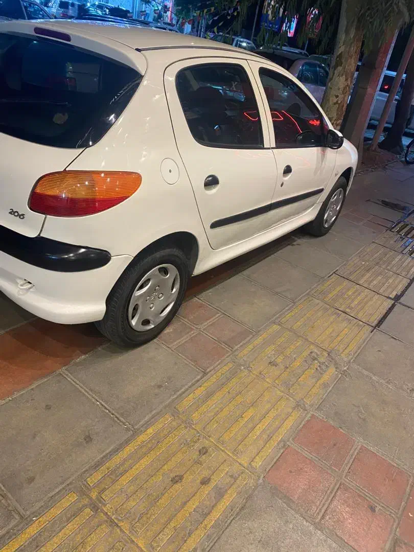 ۲۰۶ تیپ ۲ مدل ۸۸ یه گلگیر رنگ تک برگ سند|خودرو سواری و وانت|قم, ژاندارمها|دیوار