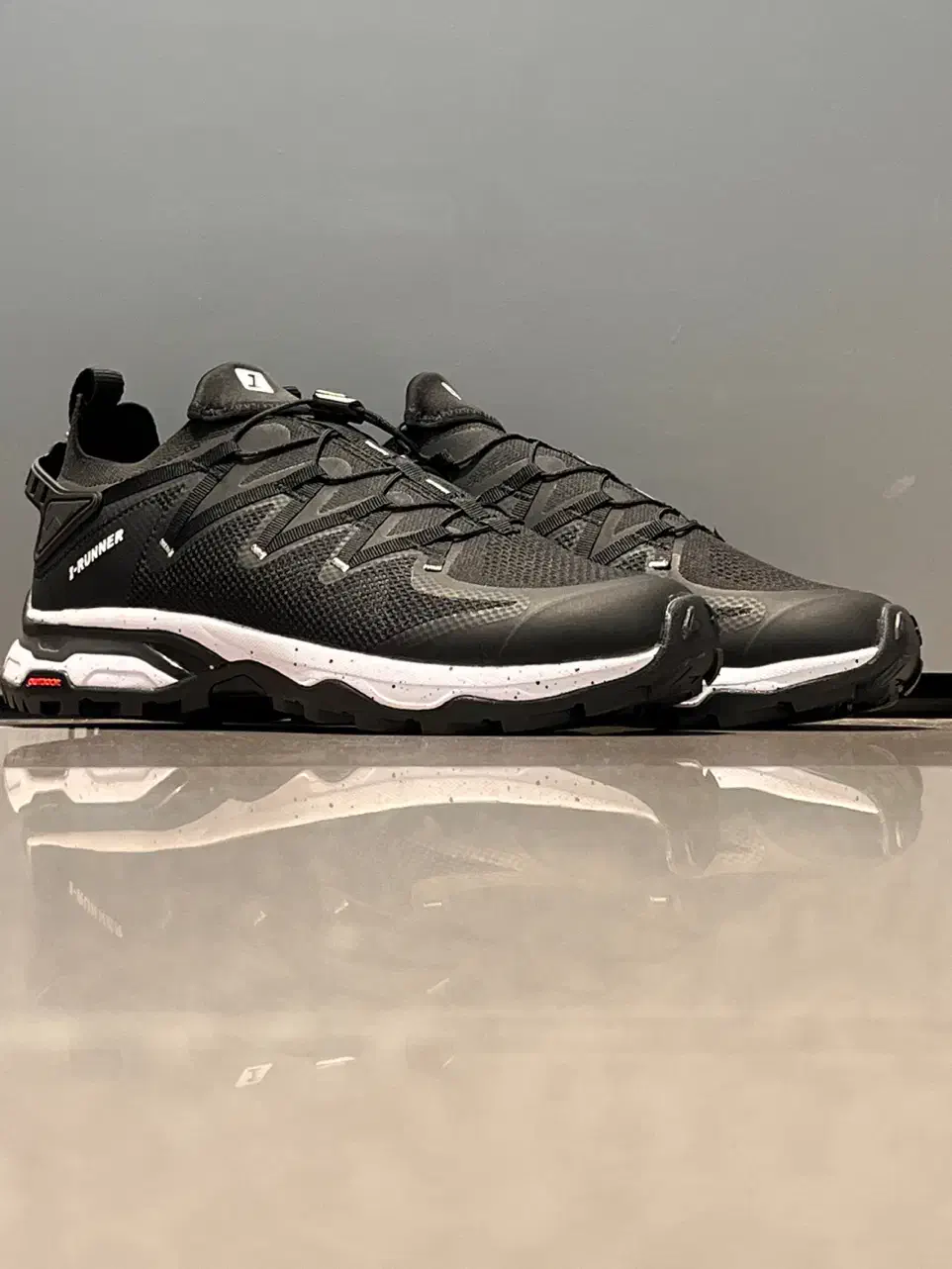 کتونی برند آی رانر رنگ مشکی|کیف، کفش، کمربند|تهران, باشگاه نفت|دیوار