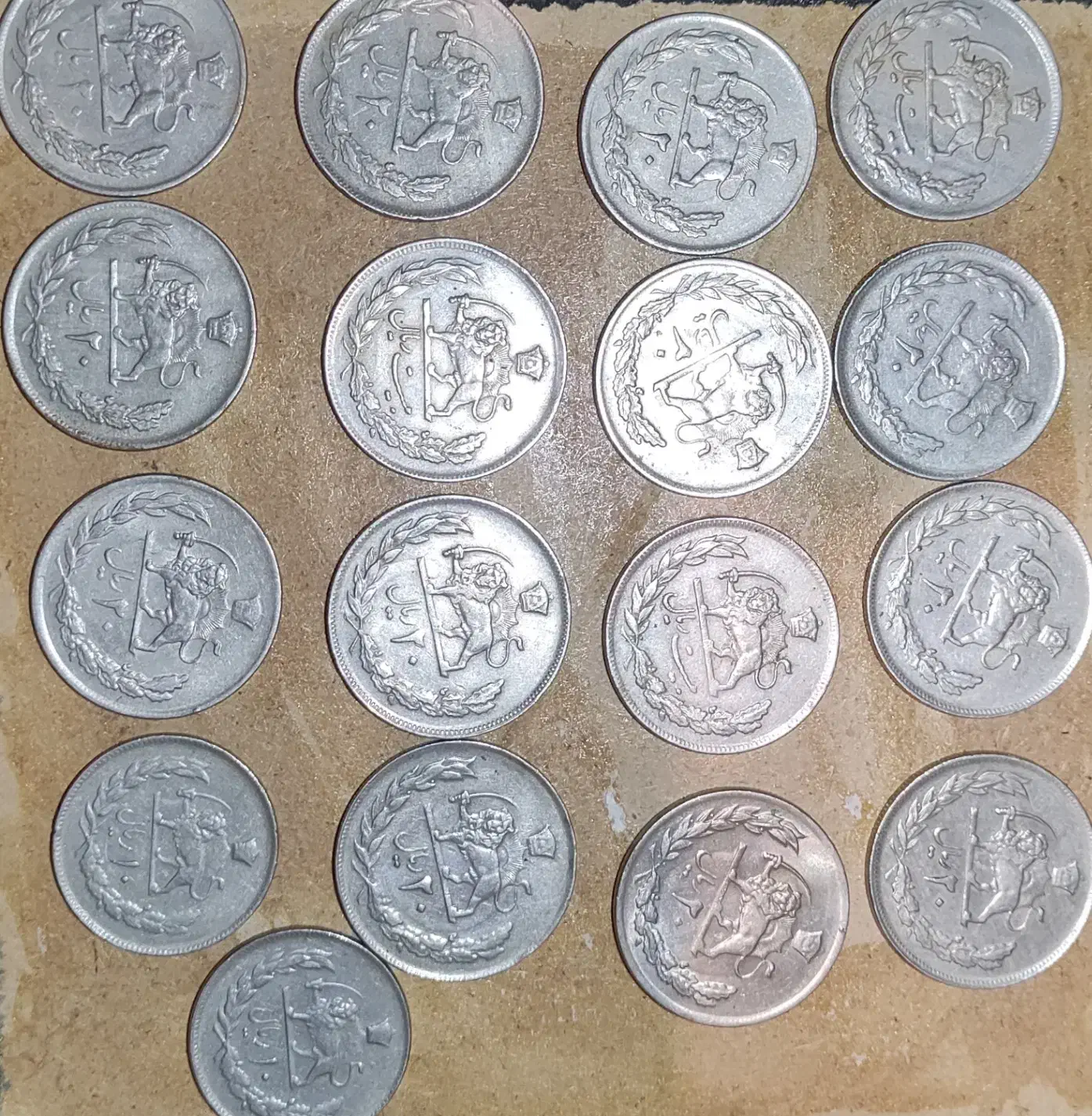 سکه ۲۰ ریالی و ۱۰ ریالی|کلکسیون سکه، تمبر، اسکناس|رشت, نیکمرام|دیوار