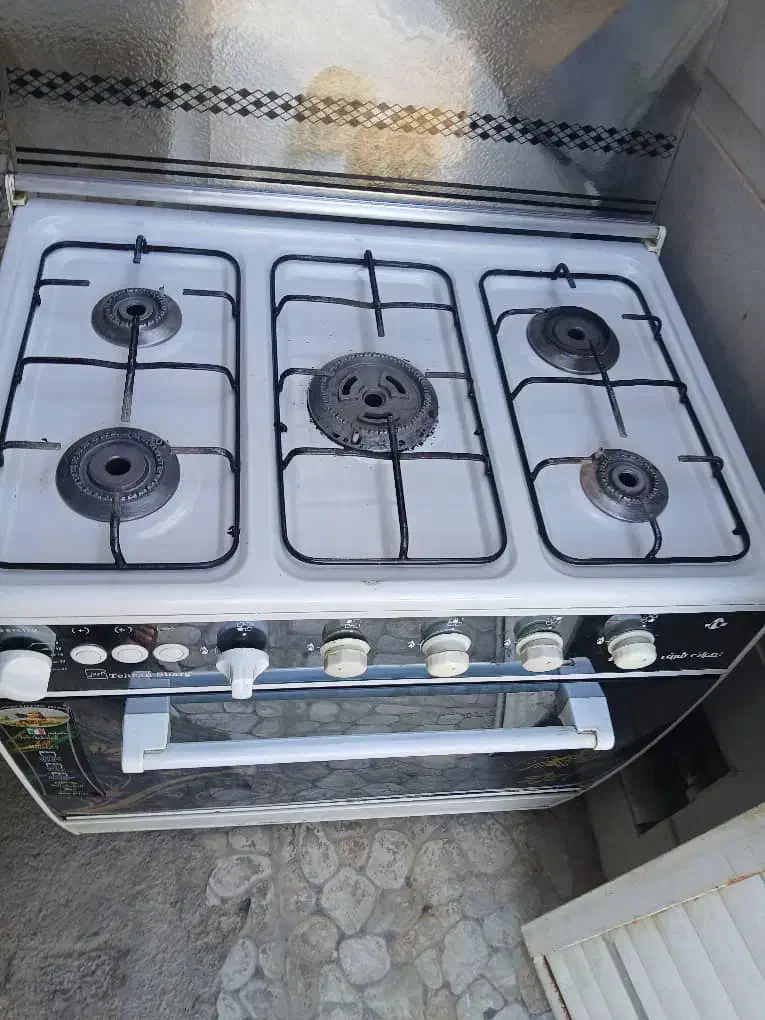 گاز پنج شعله بسیار تمیز|اجاق گاز و لوازم برقی پخت‌وپز|دوگنبدان, |دیوار