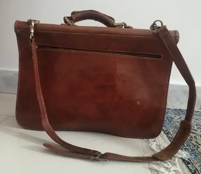 کیف چرمی اداری|کیف، کفش، کمربند|پرند, فاز ۳|دیوار