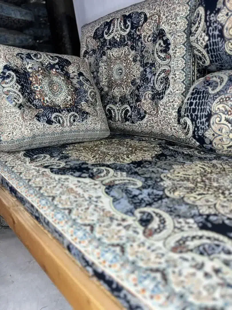 طرح شمامه|پشتی|قم, چهل درخت‎|دیوار