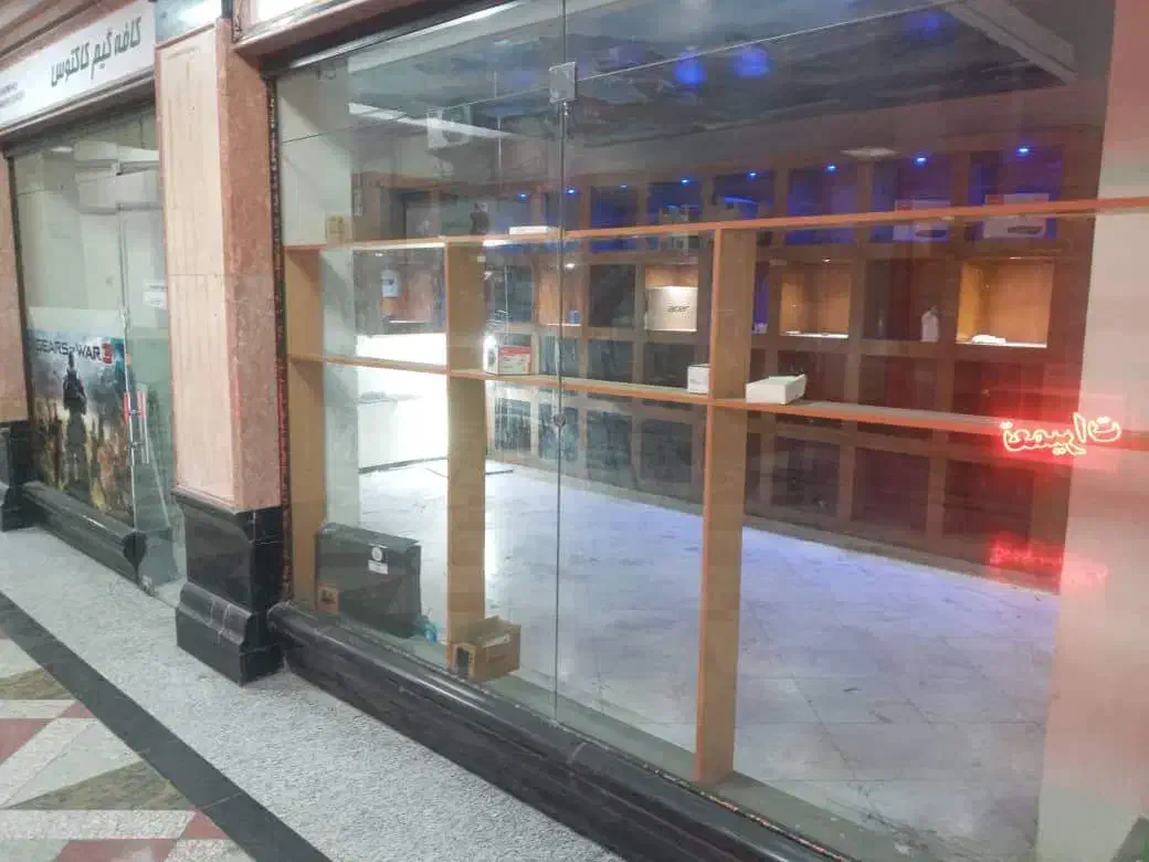 فروش یک باب مغازه ۳۱ متری (ملک و سرقفلی)|فروش مغازه و غرفه|تهران, میدان ولیعصر|دیوار