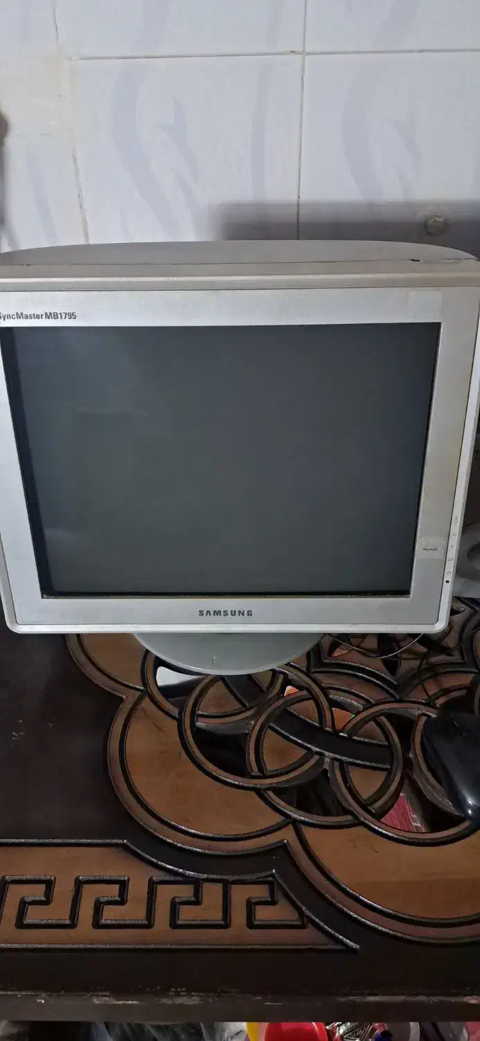 مانیتور ۱۷ سامسونگ|قطعات و لوازم جانبی رایانه|قم, زند آباد|دیوار