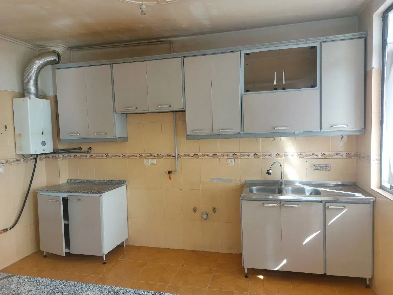 کابینت فِلزی|مصالح و تجهیزات ساختمان|ملایر, |دیوار