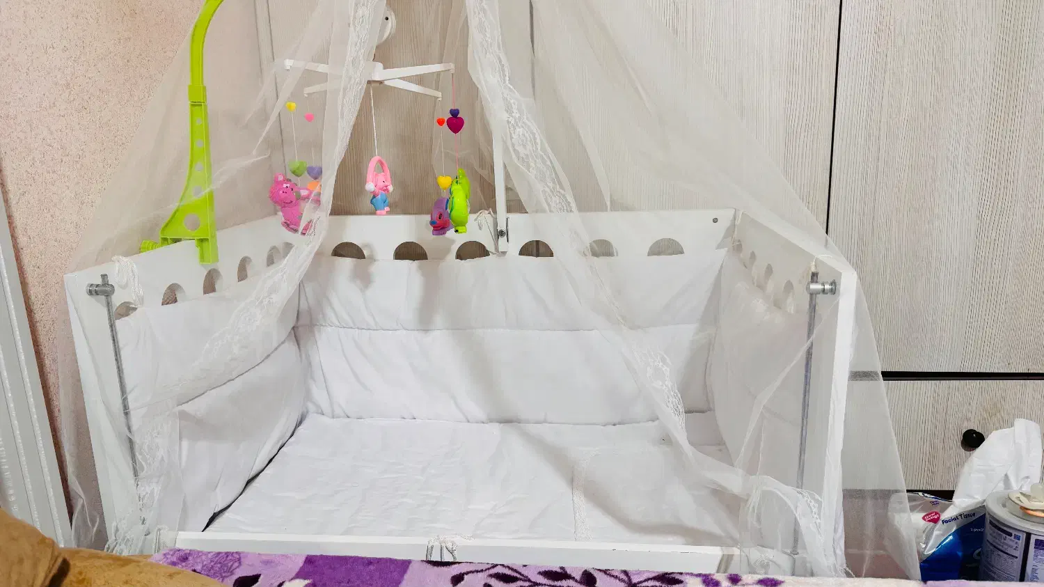 تخت و‌گهواره کودک کاملا نو و تمیز|تخت و صندلی بچه|بهبهان, |دیوار