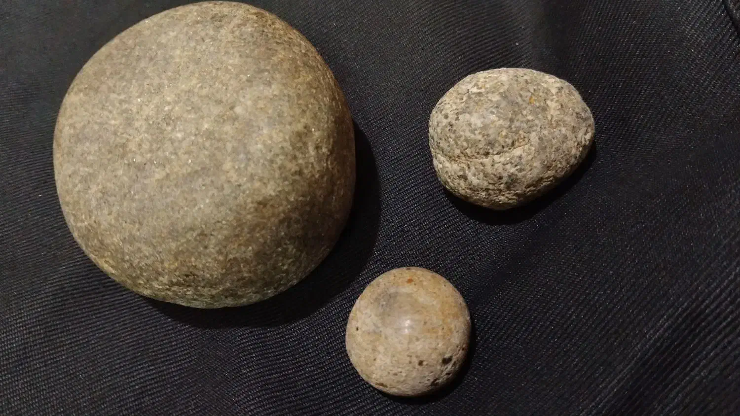 سنگ|جواهرات|شهریار, اسکمان|دیوار