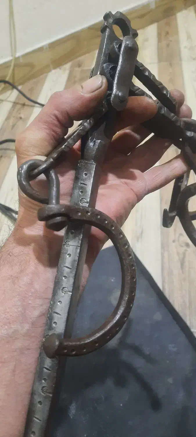 قپان قدیمی با وزنه|کلکسیون اشیاء عتیقه|کرج, کوی امامیه|دیوار