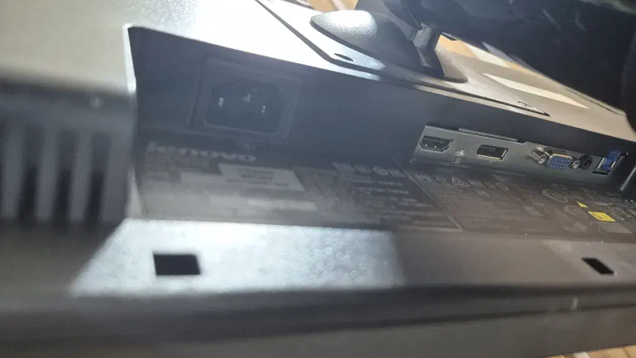 مانیتور ۲۴ اینچ ips مخصوص دوربین و گیم|قطعات و لوازم جانبی رایانه|آمل, |دیوار