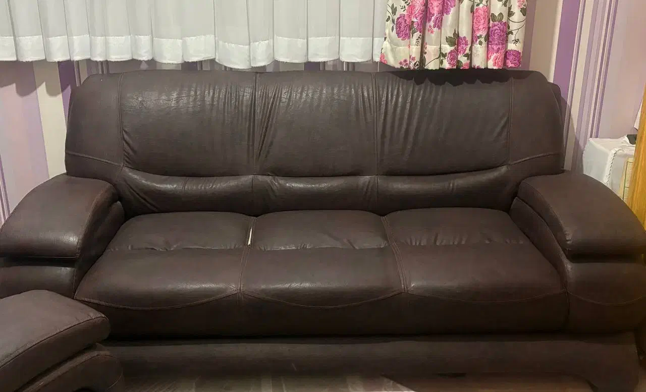 مبل ۷ نفره چرم. بدون میز عسلی  در حد نو|مبلمان خانگی و میز عسلی|شاهرود, |دیوار