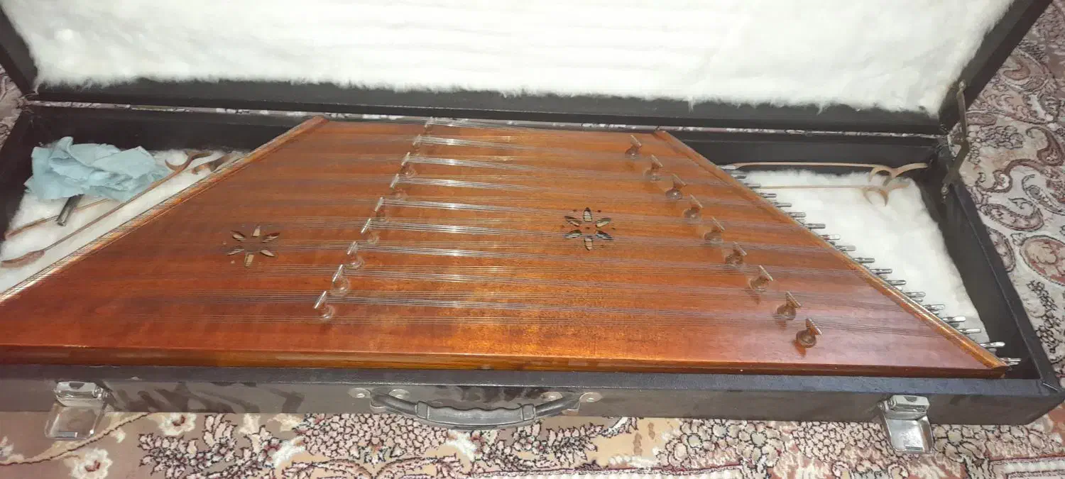 سنتور چوبی زهی/زخمهای|سازهای سنتی|قزوین, |دیوار