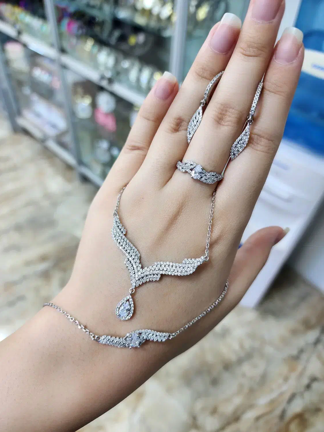 سرویس کامل (نقره)( با انگشتر عیار ۹۲۵)|بدلیجات|کرمانشاه, |دیوار