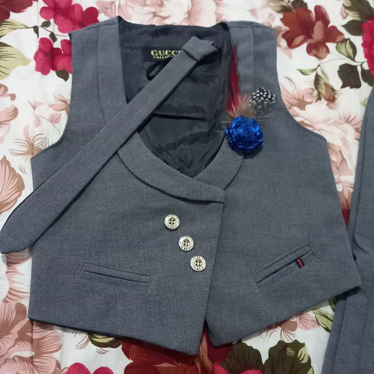 لباس مجلسی جلیقه وشلوار پسرانه فوری فوری|کفش و لباس بچه|بروجرد, |دیوار