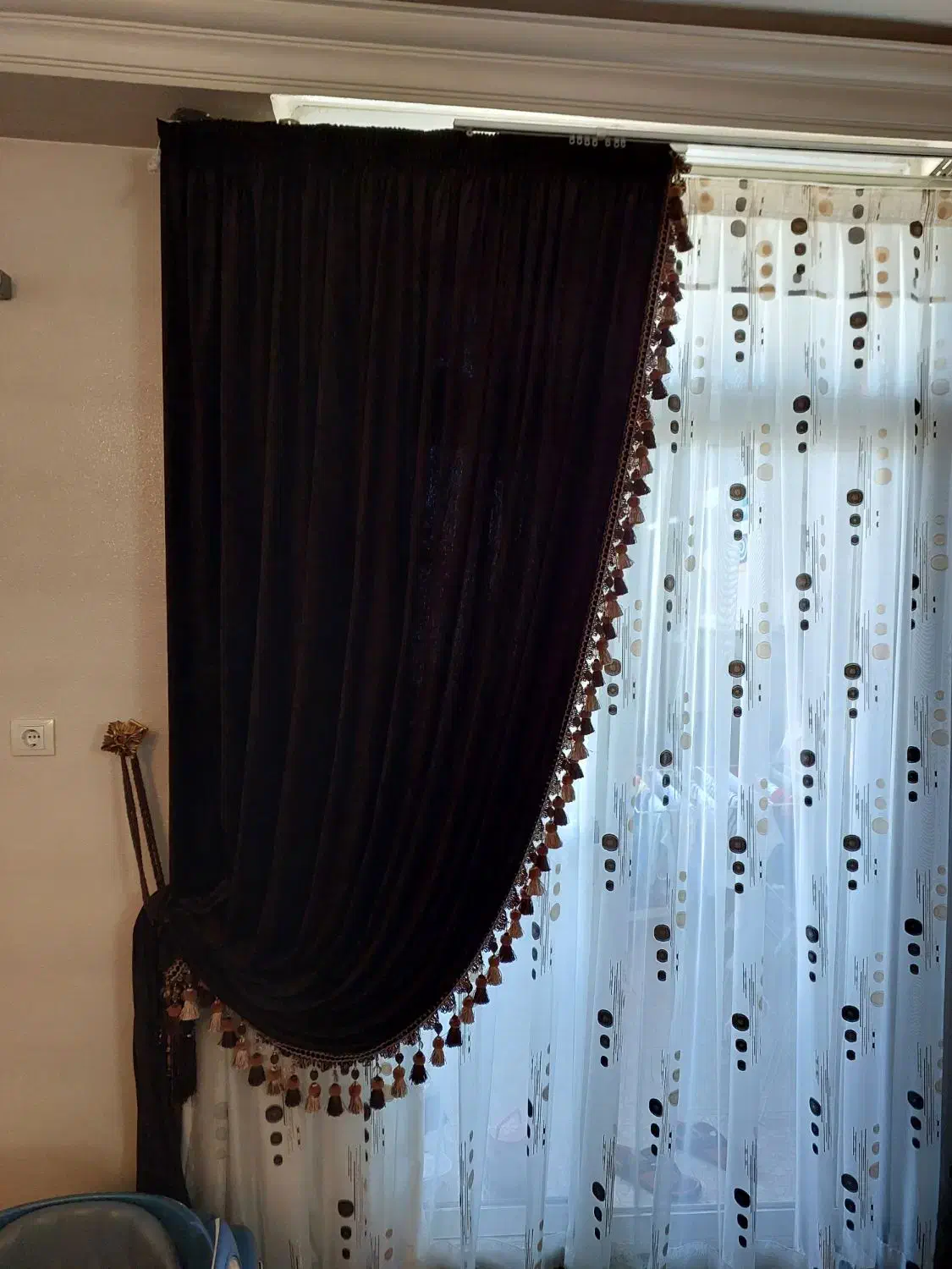 پرده مخمل سالم چپ وراست تمیزوسالم|پرده، رانر، رومیزی|شاهین‌شهر, فردوسی|دیوار