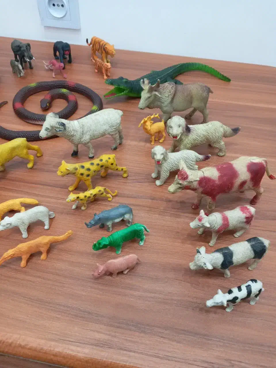 فیگور حیوانات اهلی و وحشی|اسباببازی|بابل, |دیوار