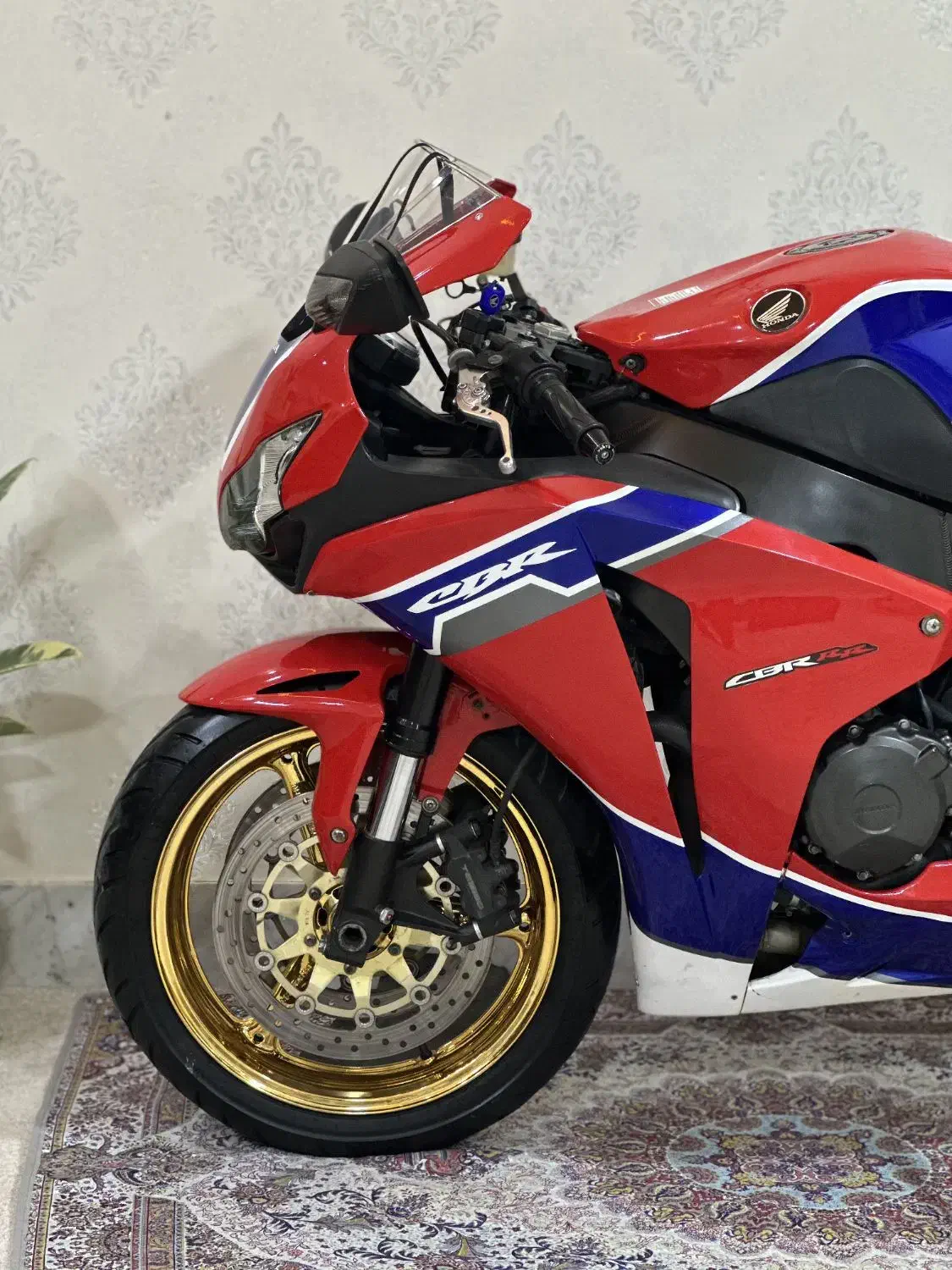 cbr 1000 rr|موتورسیکلت|شیراز, سینما سعدی|دیوار