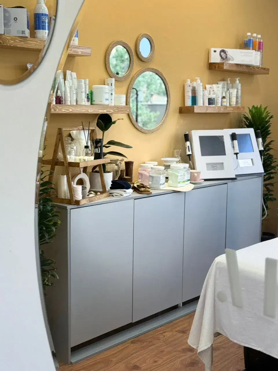 شلف چوب روس|کتابخانه، شلف، قفسه‌های دیواری|تهران, تهران‌نو|دیوار