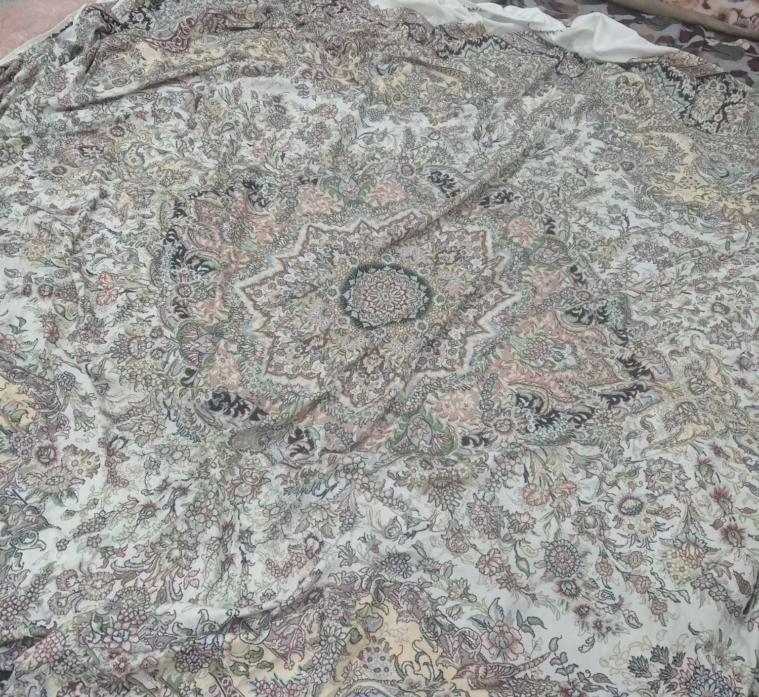 رو فرشی کشدار ترک در حد نوقیمت ۲۰۰۰۰۰۰۰ملیون|روفرشی|تهران, بهمن یار|دیوار