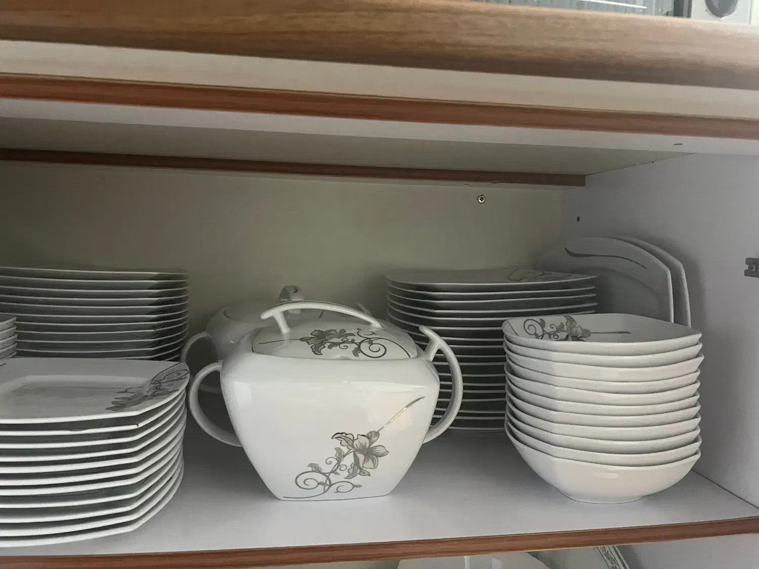 چینی تقدیس ۱۸ نفره|ظروف سرو و پذیرایی|وحیدیه, |دیوار