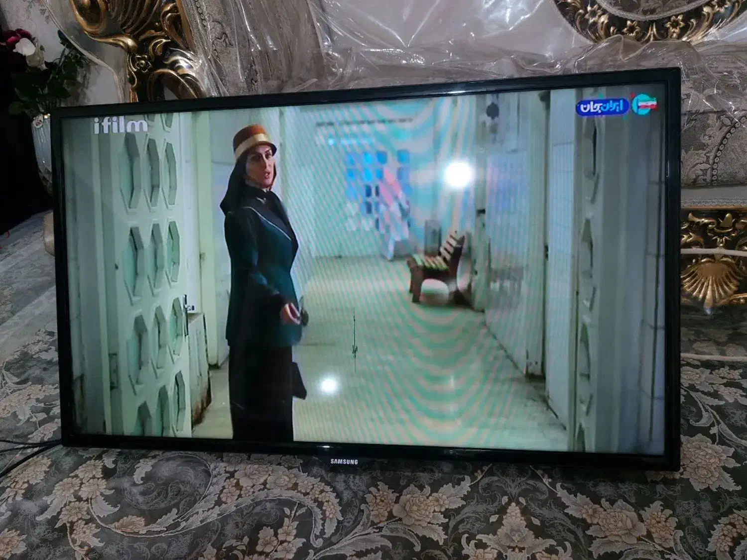 تلویزیون ال ای دی 42اینچ|تلویزیون و پروژکتور|باقرشهر, |دیوار