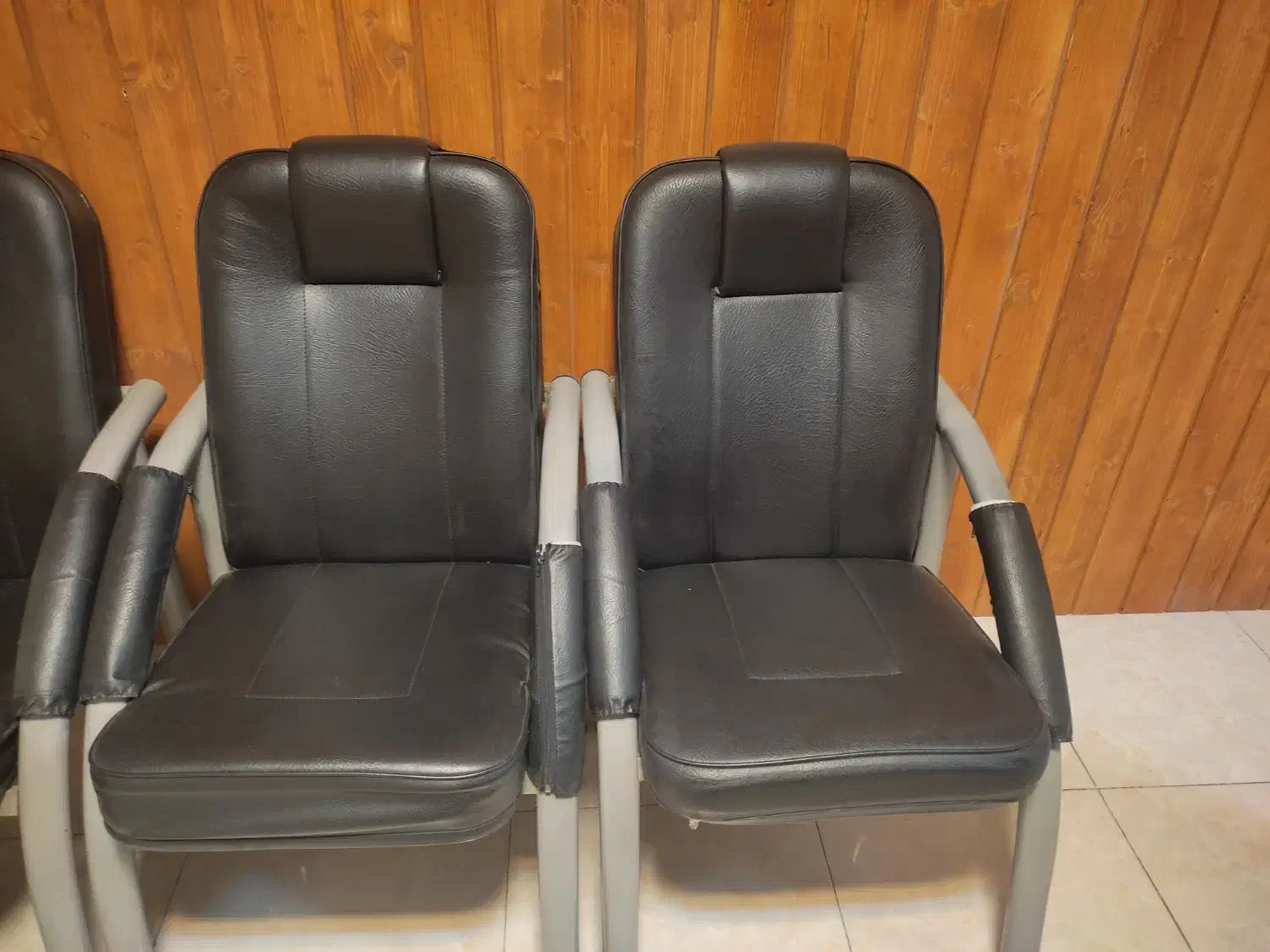 6عدد صندلی اداری کاملا سالم در حد نو هرعدد 2000000|دفتر کار|شهریار, شهریار|دیوار