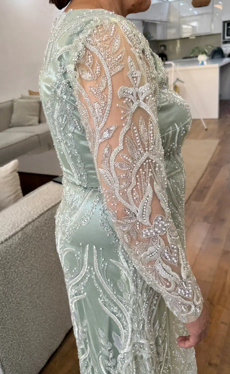 لباس مجلسی|لباس|ری, اقدسیه|دیوار