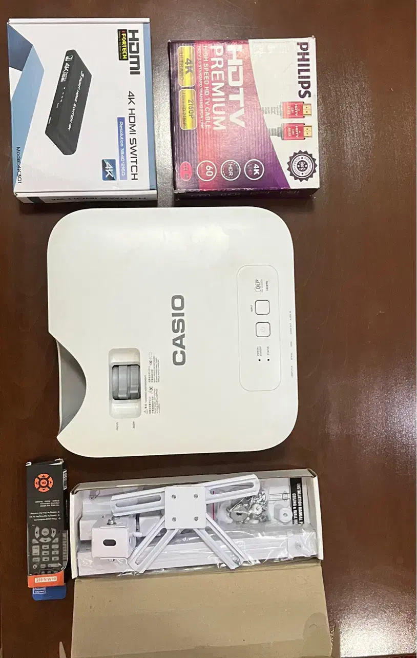 ویدیو پروژکتور Casio، کم‌کارکرد، مناسب فیلم و PS5|تلویزیون و پروژکتور|تهران, مجیدیه|دیوار