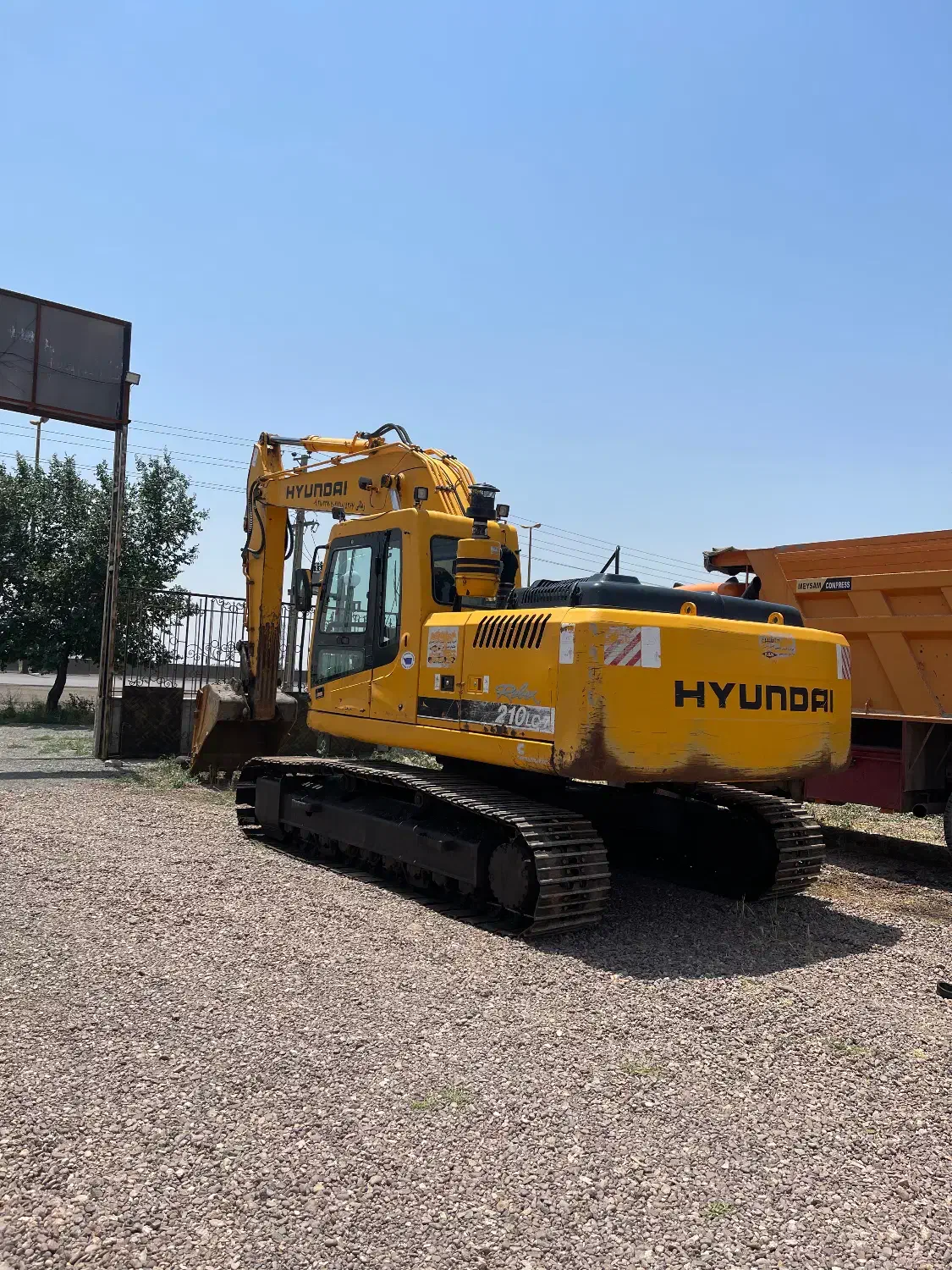 بیل‌میکانیکی‌هیوندا۲۱۰خط۷|خودرو سنگین|اسلام‌شهر, شهرک احمدیه|دیوار