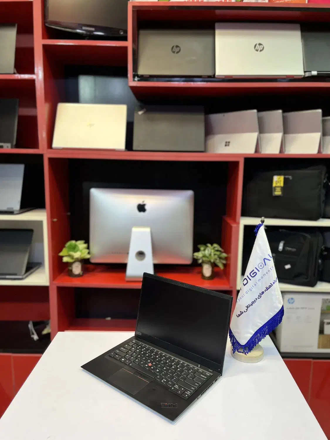 Lenovo x1 carbon i5 نسل هشتم فوق باریک و سبک|رایانه همراه|بندر انزلی, سامانسر|دیوار