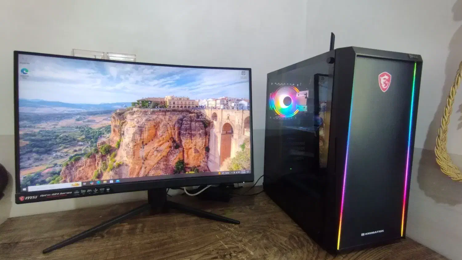 کیس و مانیتور خمیده حرفه‌ای برای گیم و طراحی|رایانه رومیزی|بوکان, |دیوار