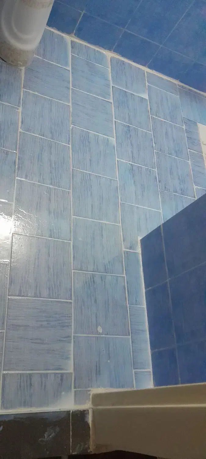 پذیرش پروژههای ساختمونی تخریب و عایق و بندکشی|خدمات پیشه و مهارت|آستانه اشرفیه, |دیوار