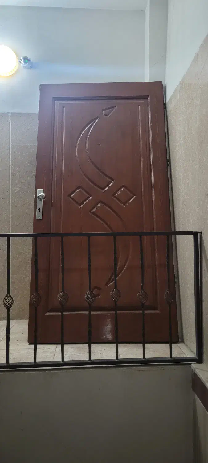 درب چوبی سالم در حد نو|مصالح و تجهیزات ساختمان|تهران, دانشگاه شریف|دیوار