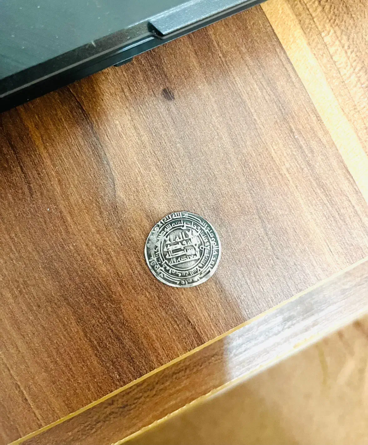 سکه عتیقه عباسیان|کلکسیون سکه، تمبر، اسکناس|شیراز, کوشک میدان|دیوار