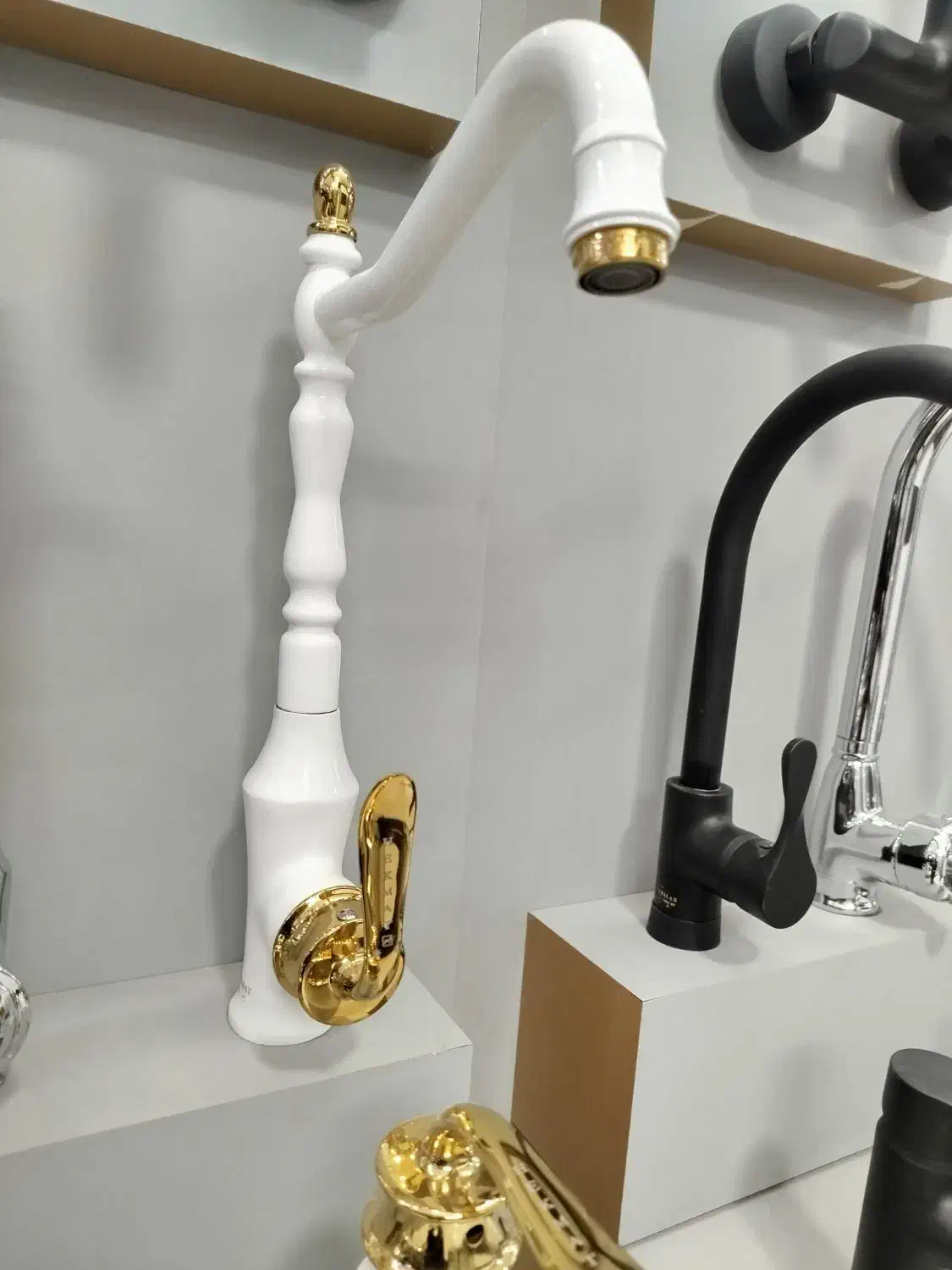 شیر بامبو سفید طلایی|مصالح و تجهیزات ساختمان|باقرشهر, |دیوار