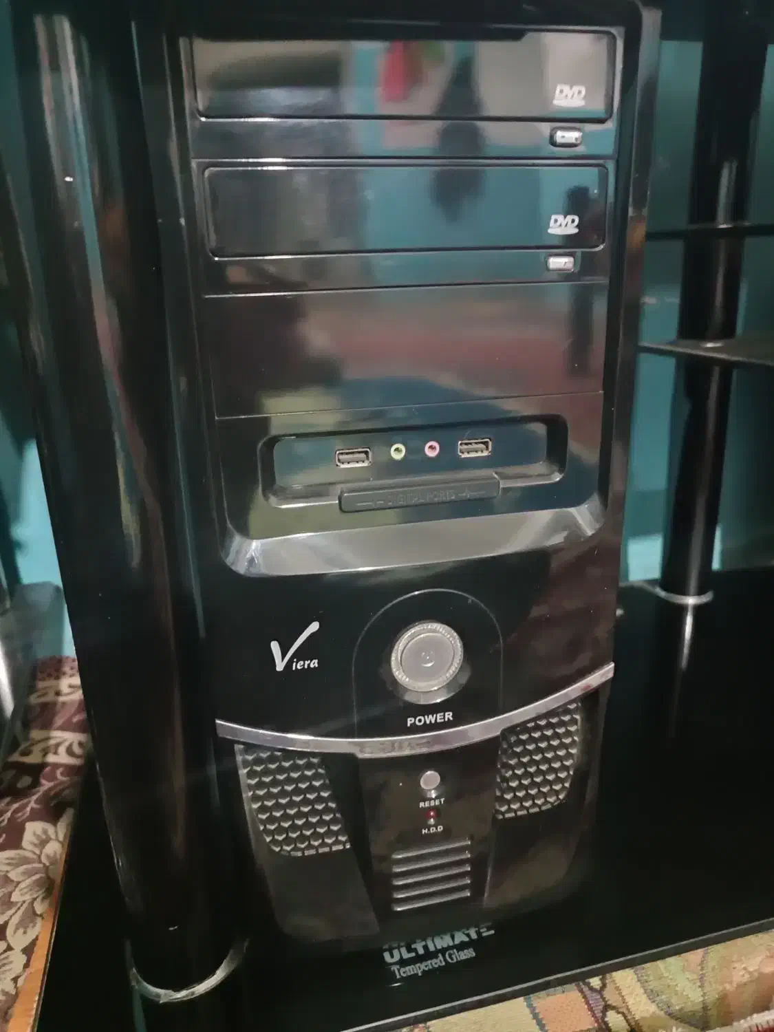 یک عدد کامپیوتر تمیز ومرتب|رایانه رومیزی|شهرکرد, |دیوار