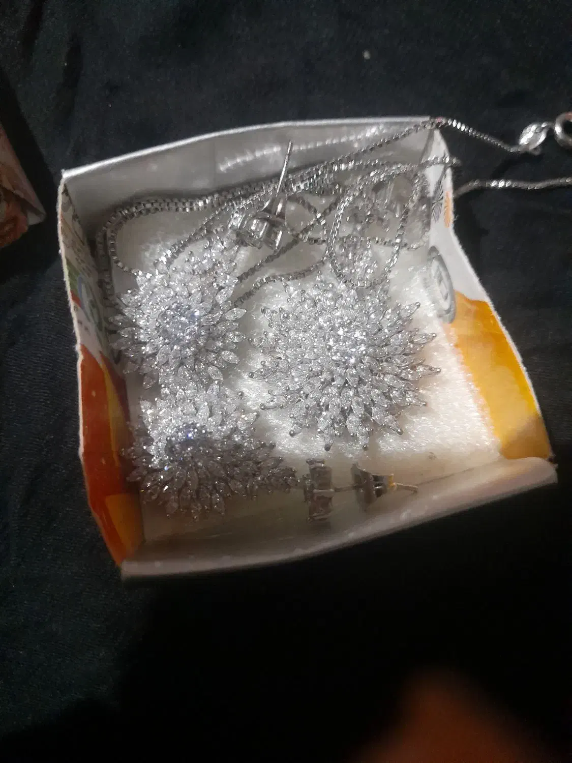 نونو|بدلیجات|زهک, |دیوار