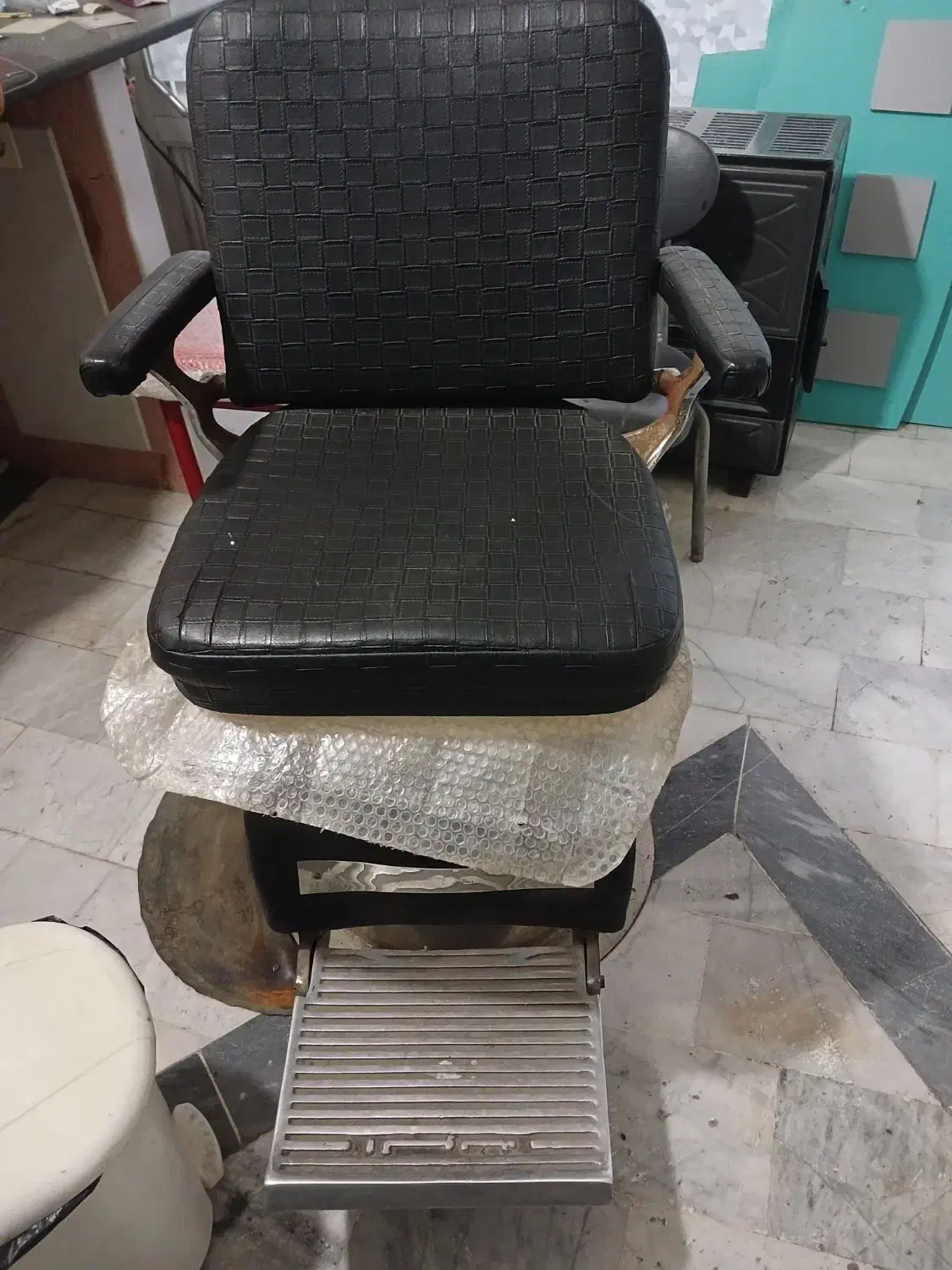 تجهیزات آرایشگاه مردانه|آرایشگاه و سالنهای زیبایی|ساری, |دیوار