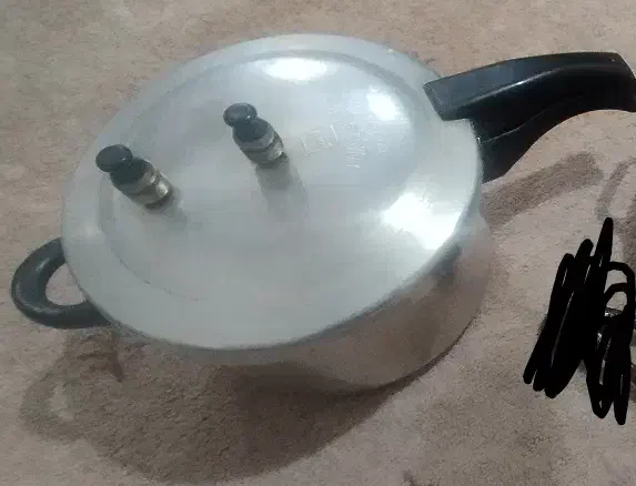 زودپز ۸لیتری|ظروف پخت‌وپز|ایلام, |دیوار