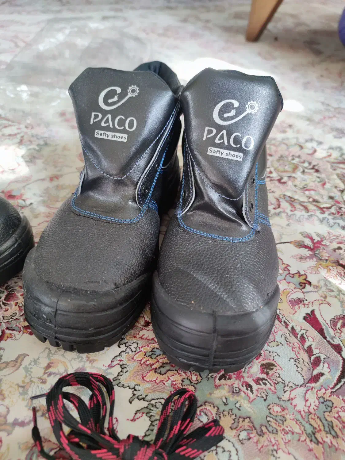 کفش کار|کیف، کفش، کمربند|قم, عمار یاسر|دیوار