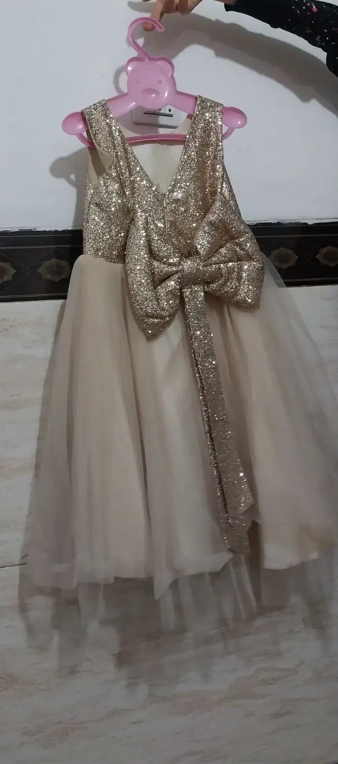 لباس مجلسی|لباس|شهریار, شهرک بهاران (ویره)|دیوار