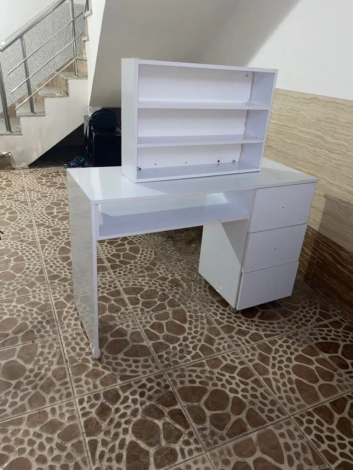 میز ناخن(مانیکور)|آرایشگاه و سالن‌های زیبایی|لنگرود, |دیوار