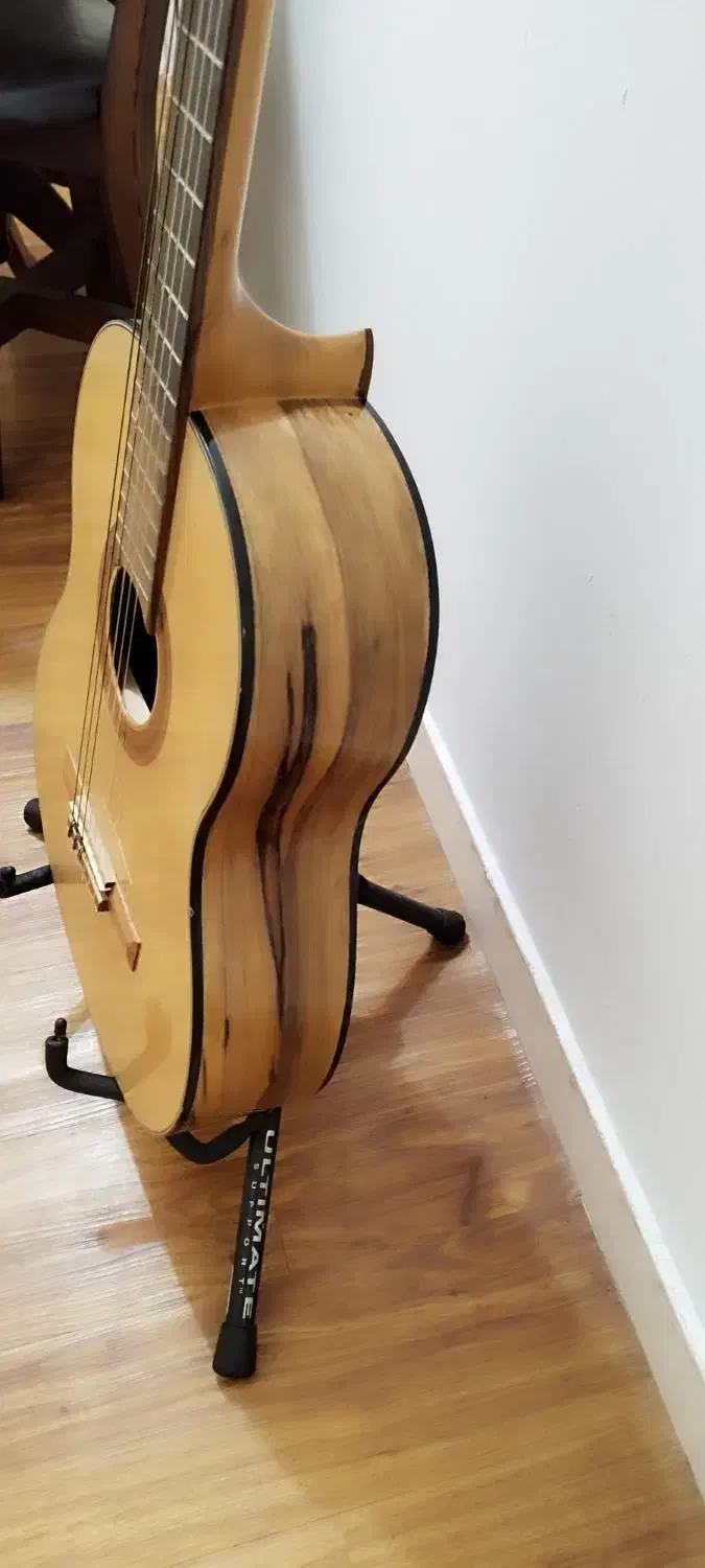 گیتار benberg و پایه ultimate|گیتار، بیس، امپلیفایر|رشت, دیلمان|دیوار