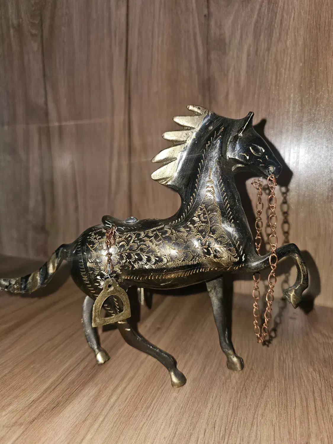 مجسمه اسب مسی سیاه قلم|مجسمه، تندیس، ماکت|سمنان, |دیوار