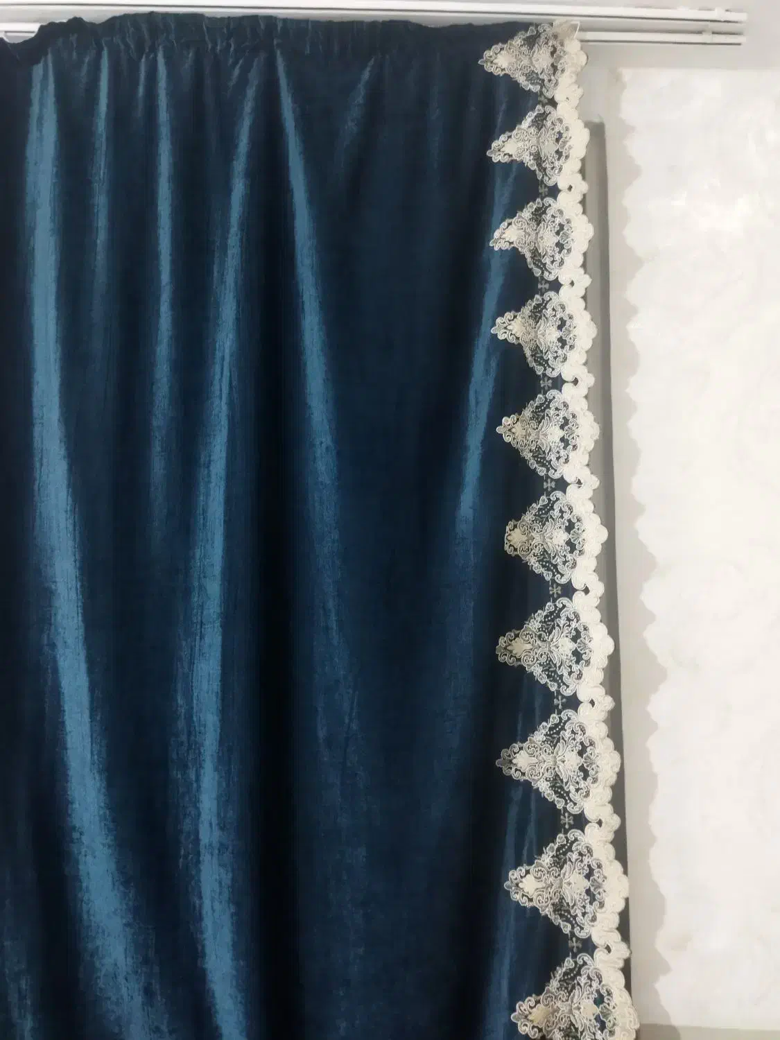 پرده|پرده، رانر، رومیزی|قدس, شهر‌قدس|دیوار